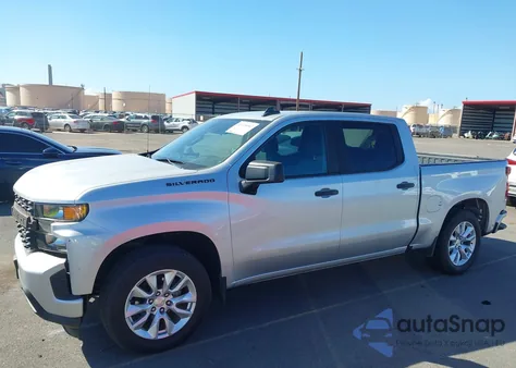 2021 Chevrolet Silverado 1500 2Wd Short Bed Custom z USA, uszkodzony, nr VIN 3GCPWBEK8MG241888